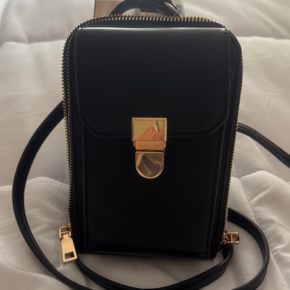 Elegant Black Crossbody Bag